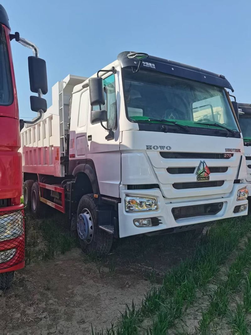 SINOTRUK HOWO 6x4 371HP Dump Truck 20-30 Tons Tipper Truck for Construction - Image 9