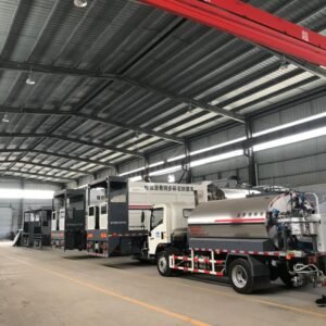 Synchronous Chip Sealer Truck / Asphalt and Aggregate Spreader for Road Construction
