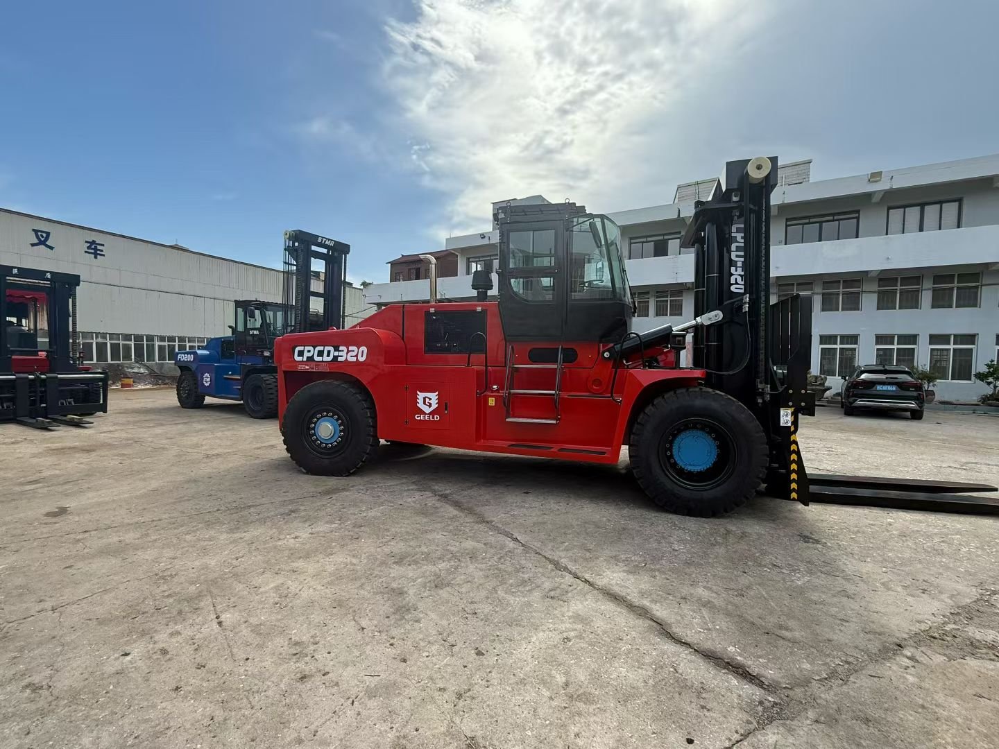 15-50 Ton Heavy Duty Diesel Forklift, High Capacity Fork Lift Truck for Port - Image 6